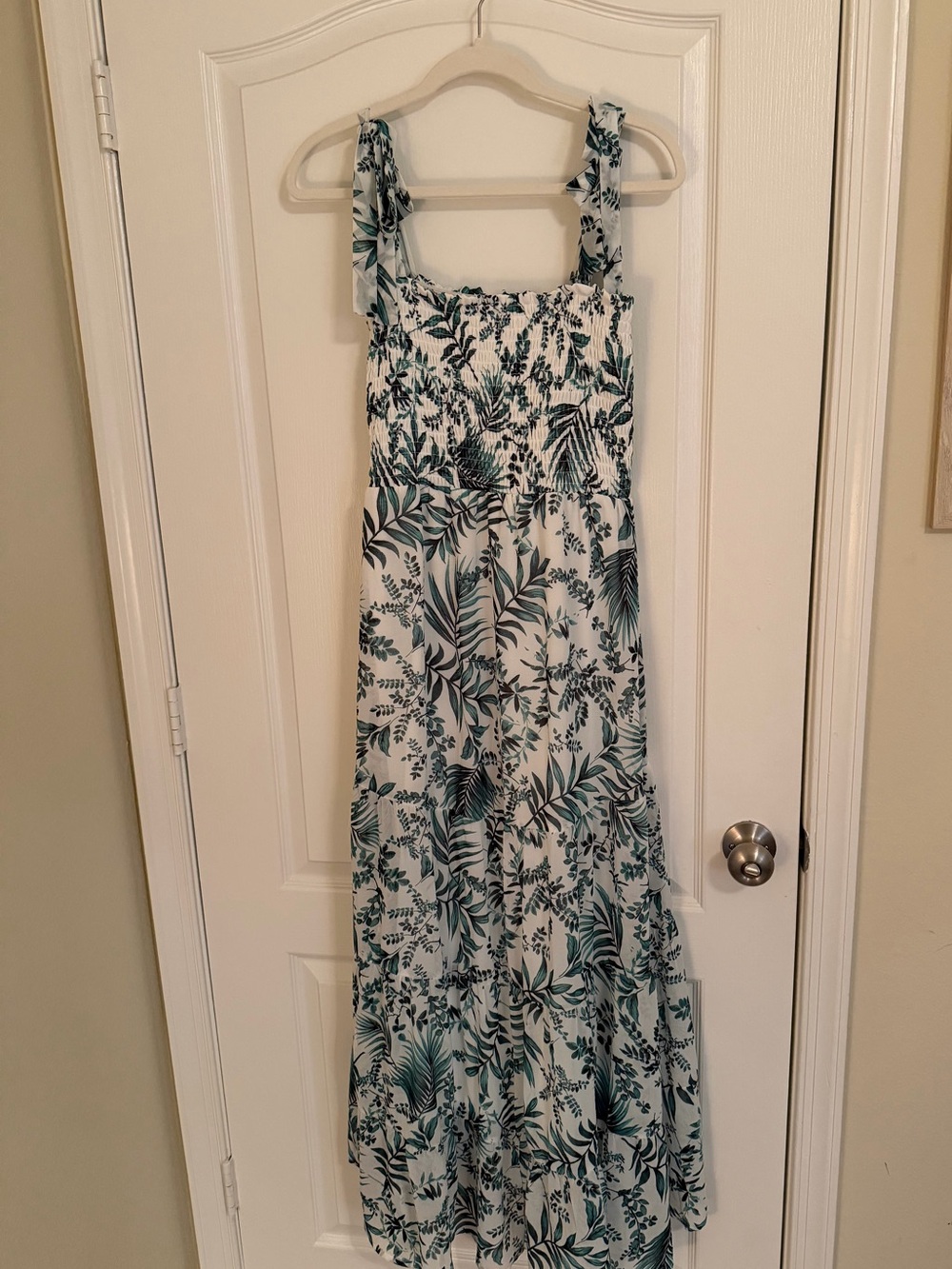 Francesca's Collections White Maxi Dress with Green Leaf Print